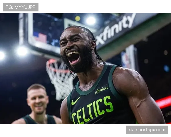 拉塞尔防守篮板主导战局 助凯尔特人获多次总冠军荣耀