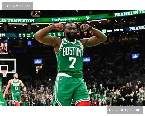 杰伦·布朗减少单打转挡拆对位内线提升效率