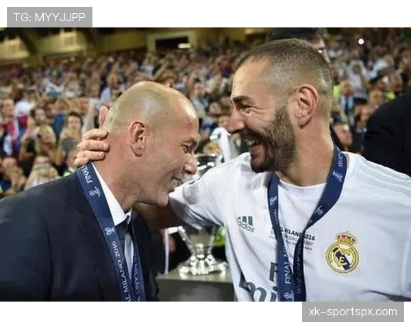 本泽马与凯恩：进攻组织与中场调度能力对比分析