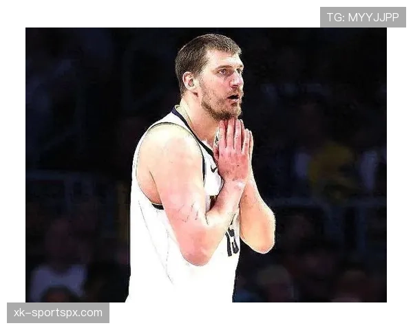 比尔·拉塞尔护筐主导对比约基奇组织拉开空间